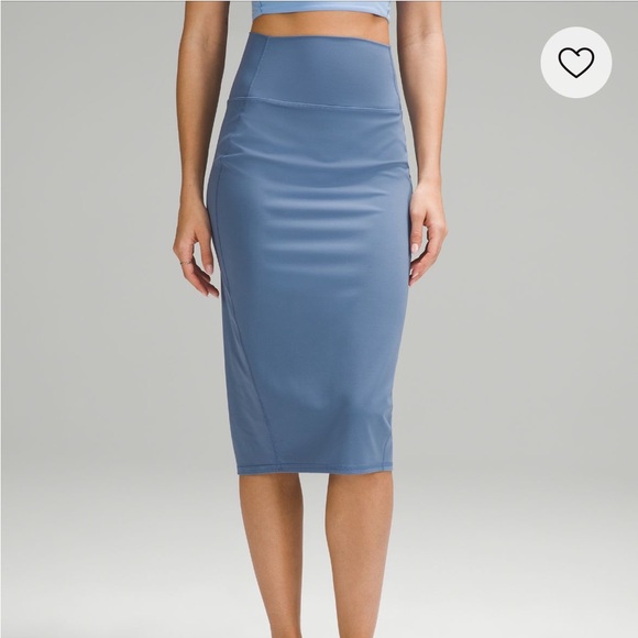 lululemon athletica Dresses & Skirts - Lululemon Nulu Slim-fit HR skirt